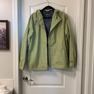 Water resistant windbreaker